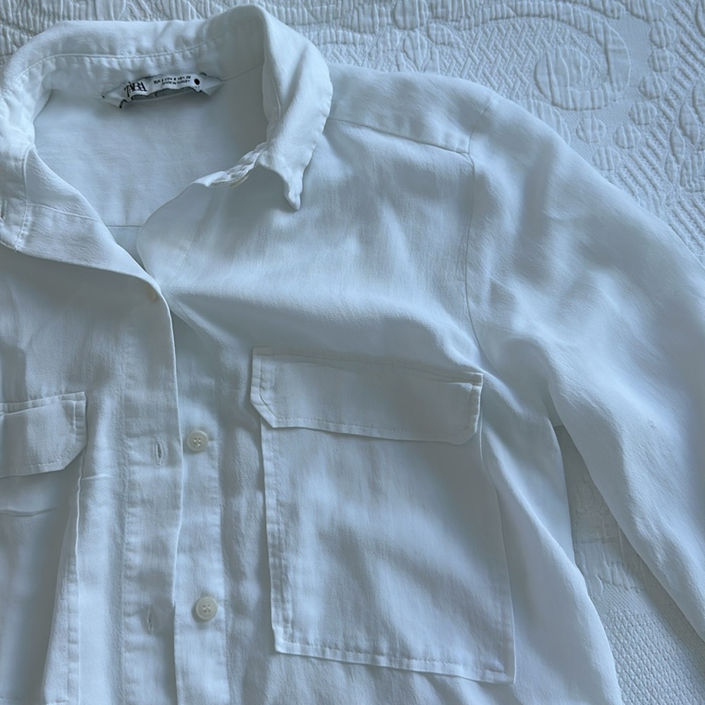 White button down gently used - Picture 2 of 2